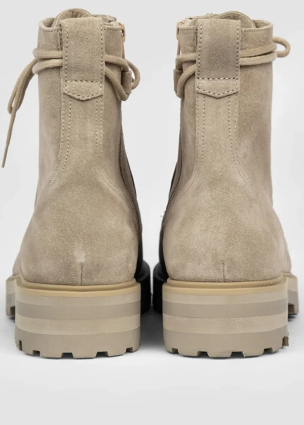 LACE-UP BOOT